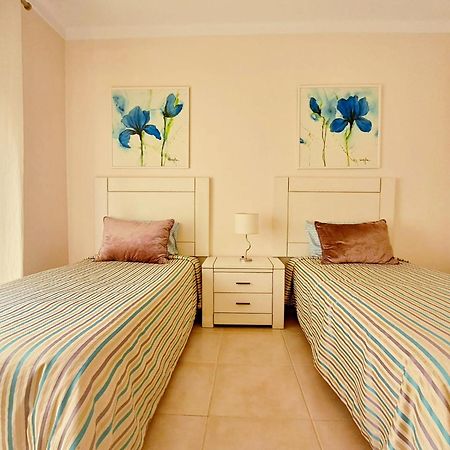 Apartamento Oasis Parque 1 ポルティマン エクステリア 写真