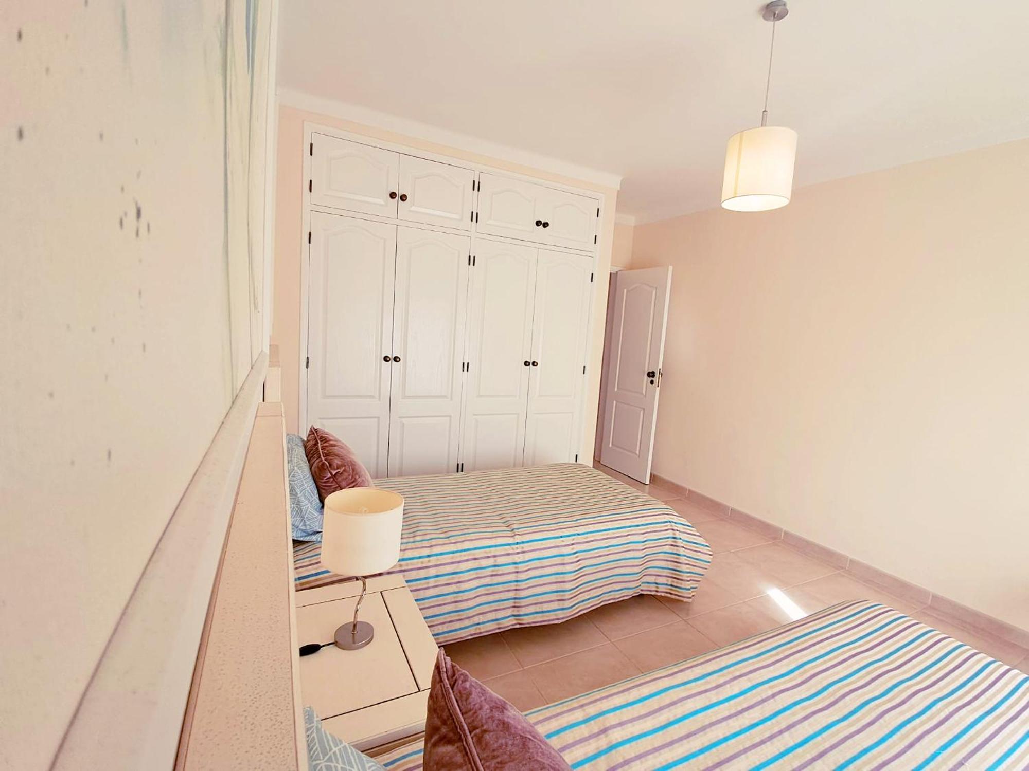 Apartamento Oasis Parque 1 ポルティマン エクステリア 写真
