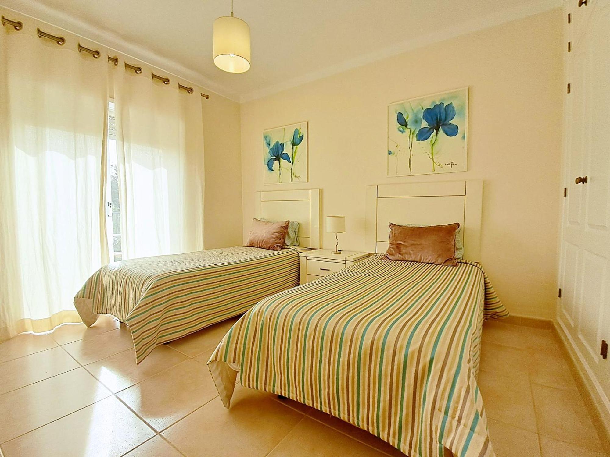 Apartamento Oasis Parque 1 ポルティマン エクステリア 写真